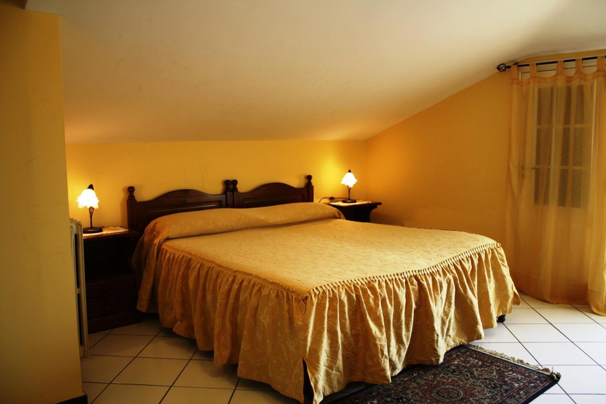 Ai Tre Parchi Bed And Bike Couette-café Randazzo