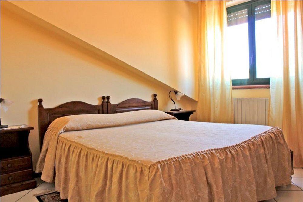 Ai Tre Parchi Bed And Bike Couette-café